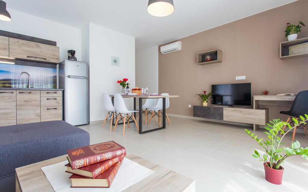 Apartments Viktorija Baška Buitenkant foto
